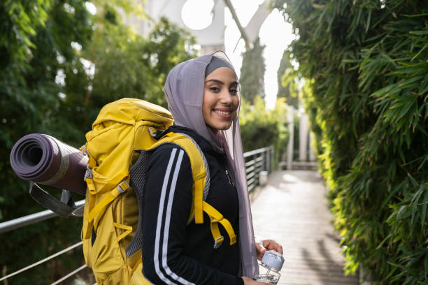 Outfit Naik gunung wanita hijab